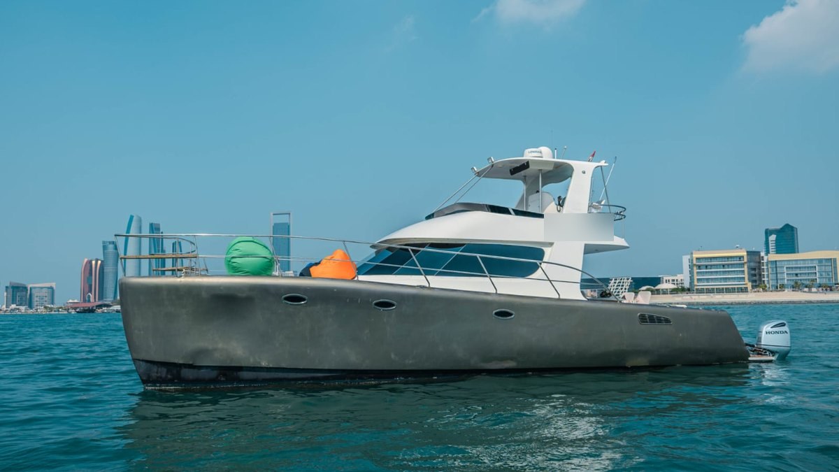 Captain Sam fishing boat on a guided trip